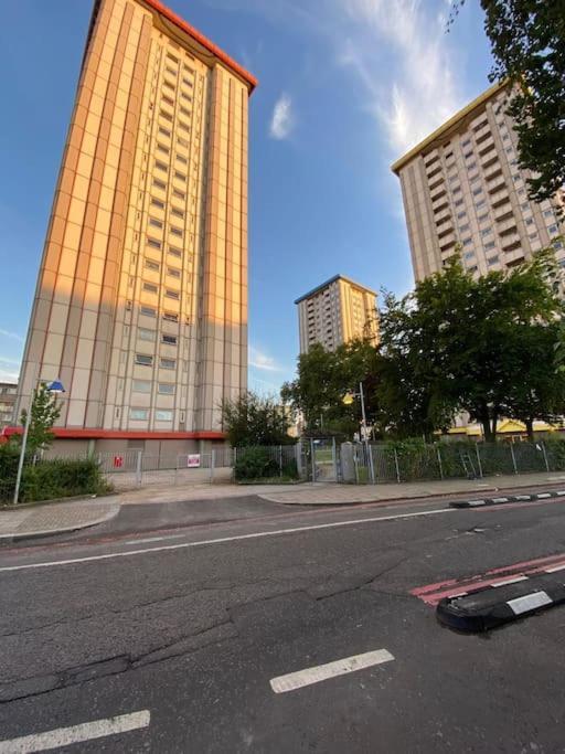 Comfy Entire Flat With City View Balcony In Regents Park, Camden, Central London公寓 外观 照片